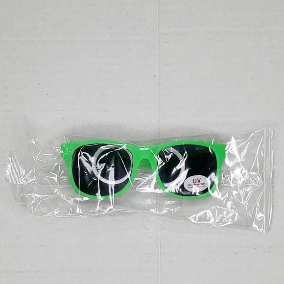 New Kids  Savannah Ghost Pirates ECHL Ice Hockey Green Sunglasses UV Protection - Picture 1 of 6